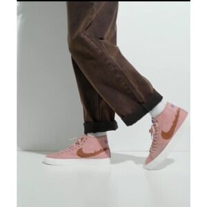 NIKE SB BLZR COURT MID PRM Sz Men 4/ Women 5.5